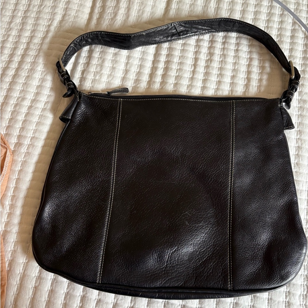 LATICO Black Leather Shoulder Bag
